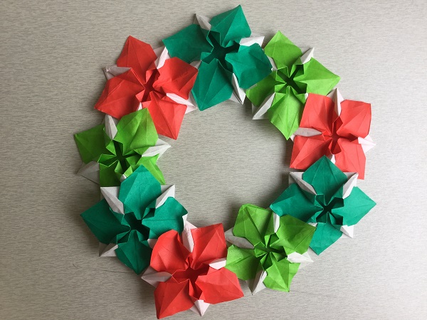 折り紙でクリスマスリースポインセチアの簡単な作り方 できルンです