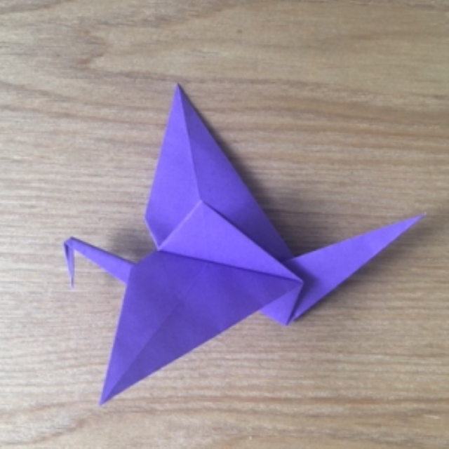 手作りおもちゃ 折り紙の 羽ばたく鶴 の折り方 できルンです