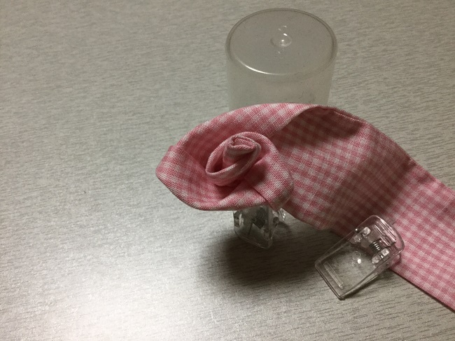 はぎれがあれば簡単に作れる 素敵な巻きバラのヘアゴムの作り方 できルンです