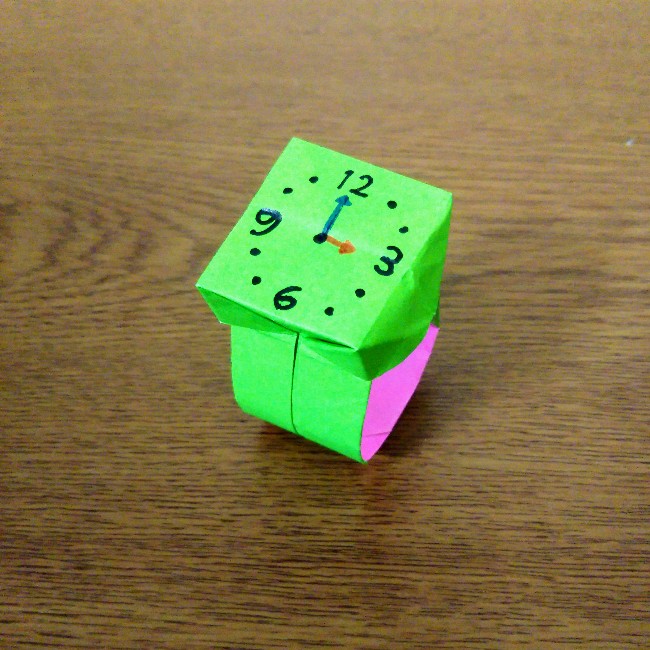 折り紙で立体的な文字盤の腕時計をつくろう １番簡単なつくりかたをわかりやすく解説 できルンです